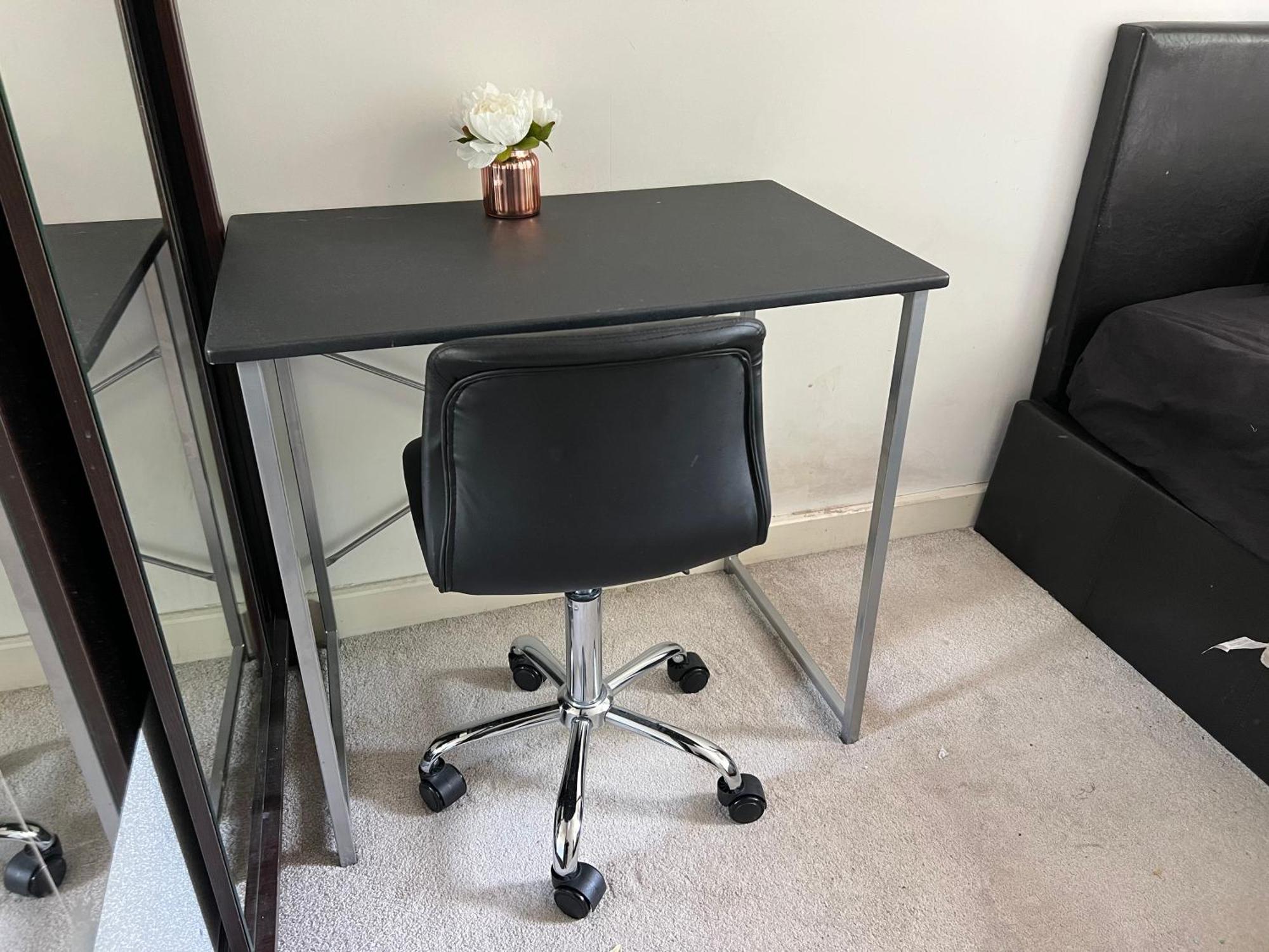 London Holiday Home Newly Refurbished - Entire 4 Bedroom Private House With Kitchen, Living Room & Private Garden - 1 Cape House London, Within 30 Mins From Central London, London Bridge & Canary Wharf Extérieur photo